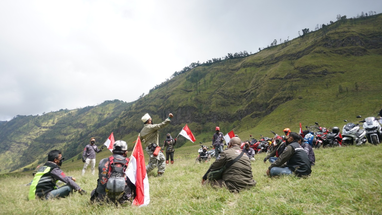 1607047163_MPM Honda Jatim Ajak Komunitas Napak Tilas Honda Bikers Day (1).jpeg