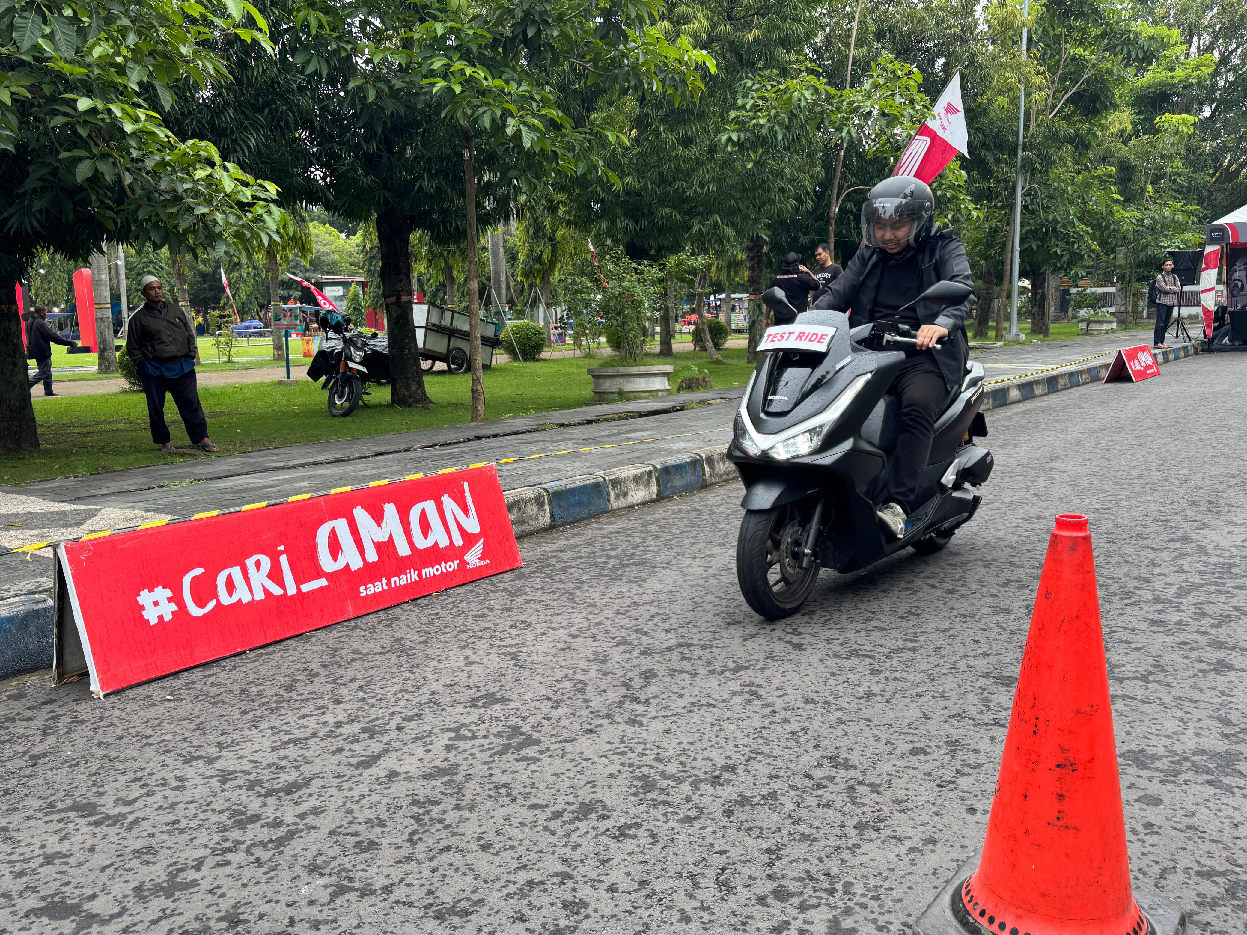 Kecanggihan Honda PCX 160 RoadSync Hadir di Honda Premium Matic Day di Alun-Alun Ngawi
